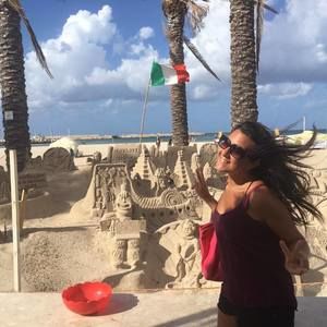 Meet your Posher, Cristina